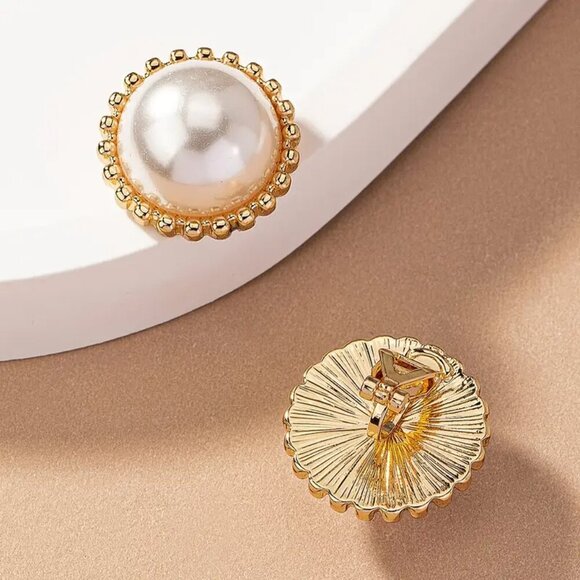 Vintage Elegant Classic Imitation Pearl Earrings - Picture 4 of 4